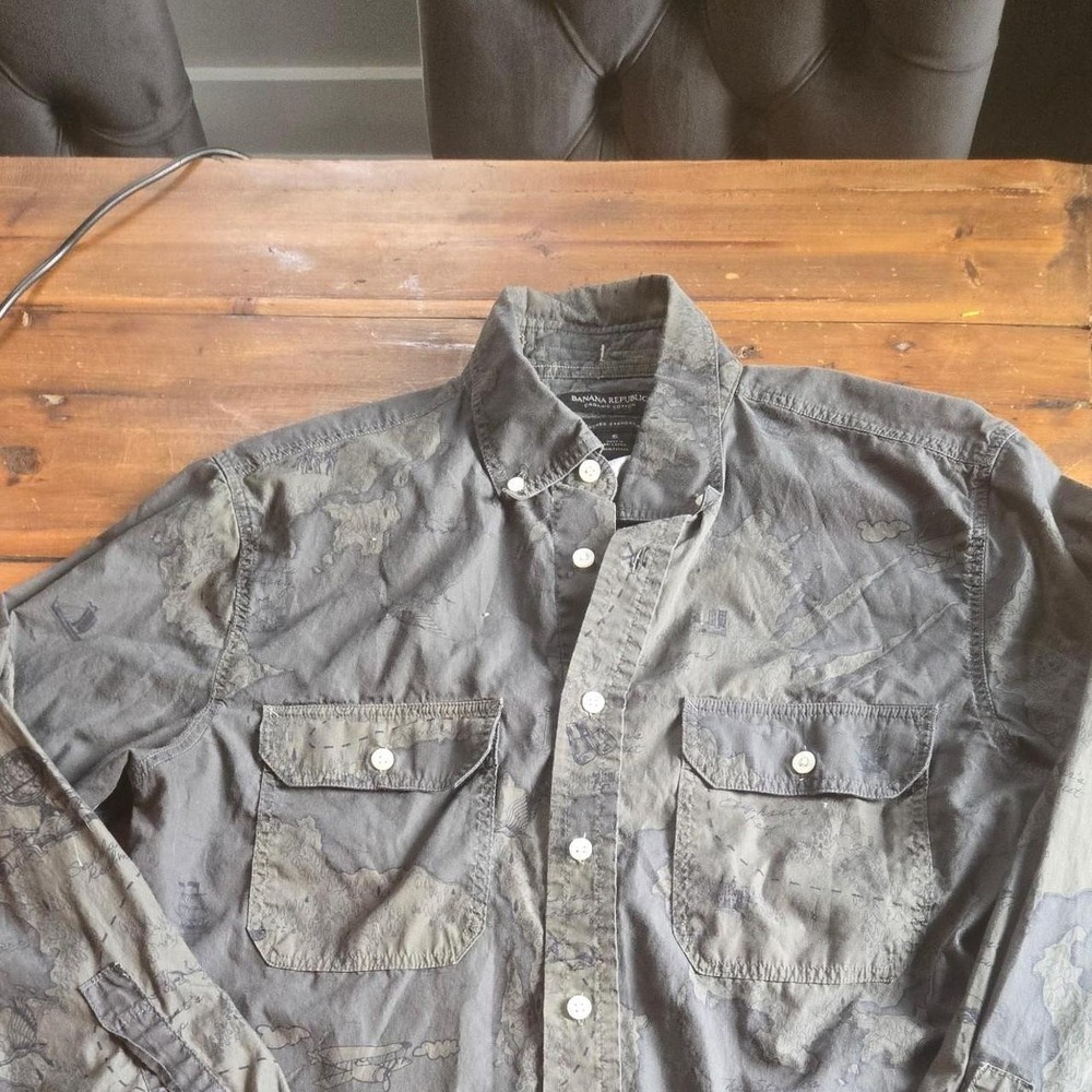 Banana Republic Organic Cotton Map Print Button Down Shirt Gray Untucked Fit